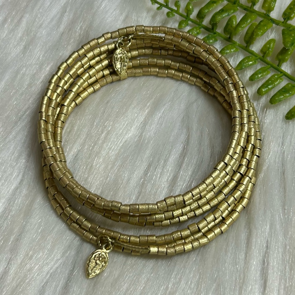Vintage memory wire gold tone Beaded Bracelet